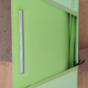 Steve Madden - Zippy boxed wallet in lemon new LEMON LIME - NWT